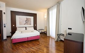 Gemini Rooms